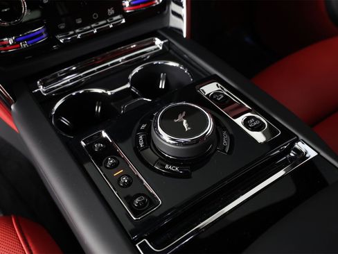 New 2026 Rolls-Royce Cullinan image 18