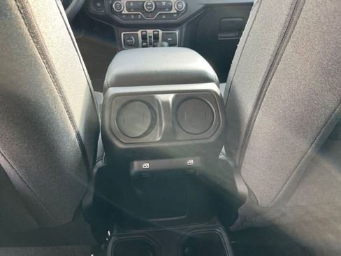 Used 2025 Jeep Wrangler Sport S image 23