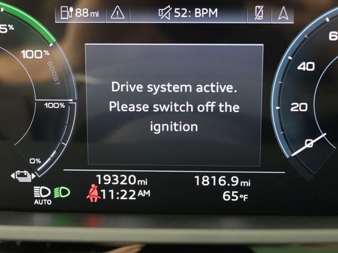 Used 2023 Audi e-tron Premium Plus w/ Premium Plus Package image 17