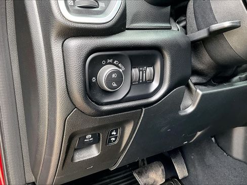 Used 2019 RAM 1500 Big Horn AWD/4WD image 37