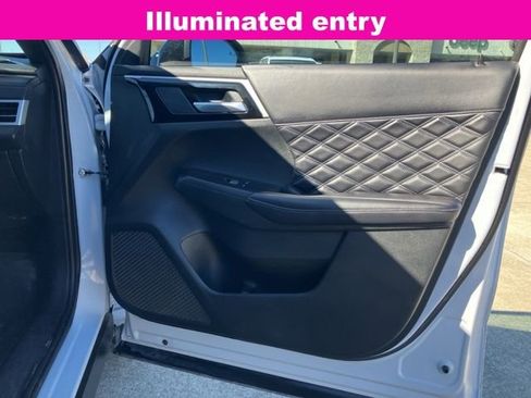 Used 2023 Mitsubishi Outlander SEL image 12