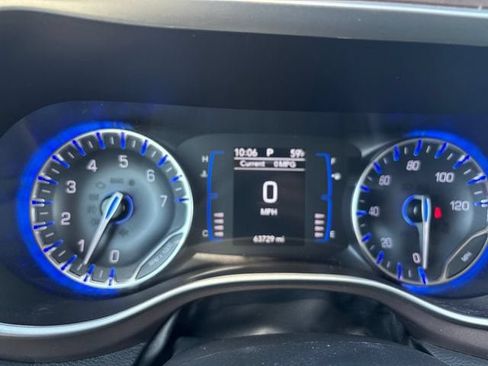 Used 2023 Chrysler Voyager LX FWD image 15