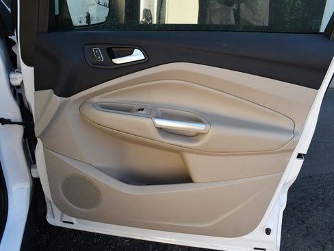 Used 2015 Ford Escape SE image 23