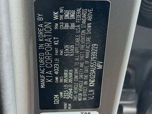 Used 2025 Kia Soul LX w/ LX Technology Package FWD image 12