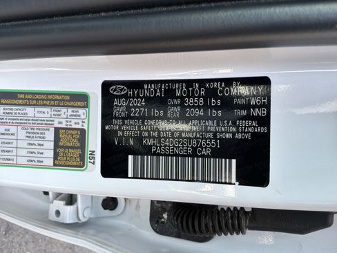 Used 2025 Hyundai Elantra SEL FWD image 35