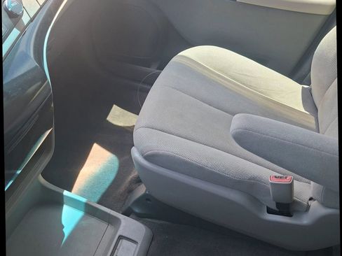 Used 2013 Toyota Sienna L FWD image 13