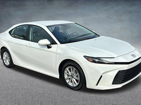 Used 2025 Toyota Camry LE FWD image 2