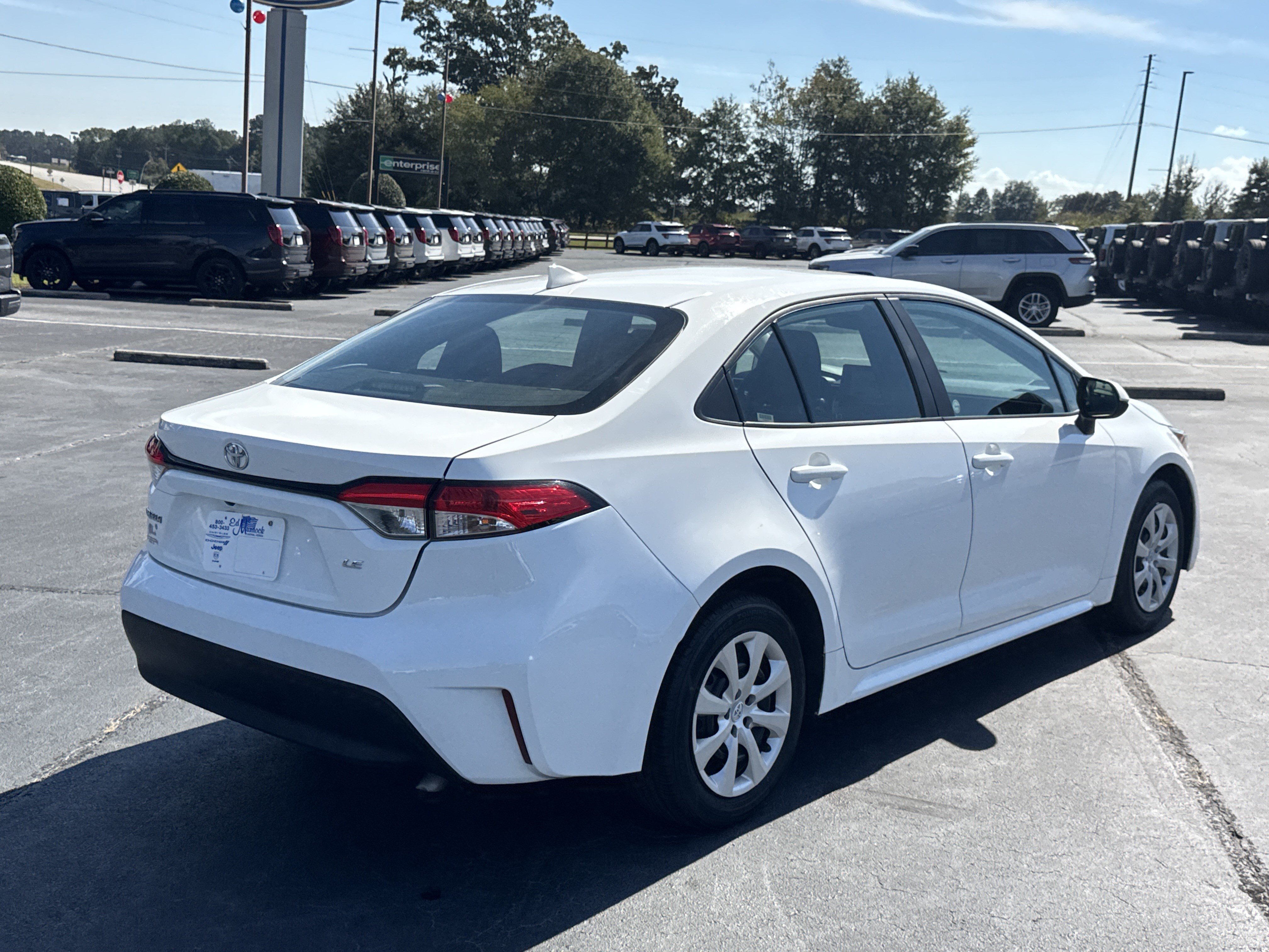 Used 2024 Toyota Corolla LE FWD image 5