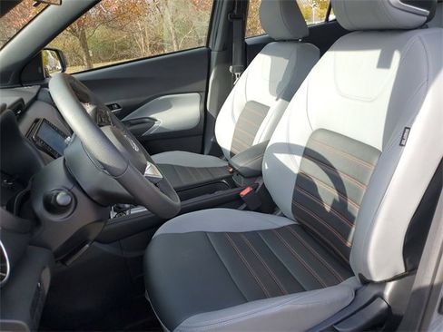 Certified 2024 Nissan Kicks SR w/ SR Premium Package image 7