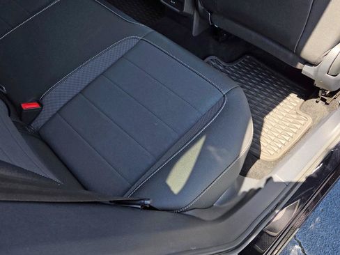 Certified 2023 Volkswagen Taos SE w/ Panoramic Sunroof Package FWD image 60