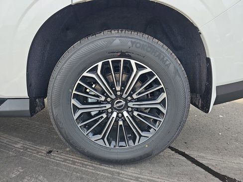 New 2026 Nissan Armada SL w/ Captain's Chari Seat Package image 37