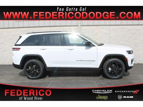 Used 2024 Jeep Grand Cherokee Limited w/ Luxury Tech Group II image 1