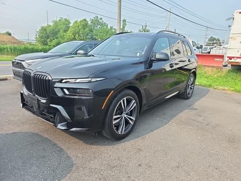 Used 2024 BMW X7 xDrive40i w/ M Sport Package AWD/4WD image 3