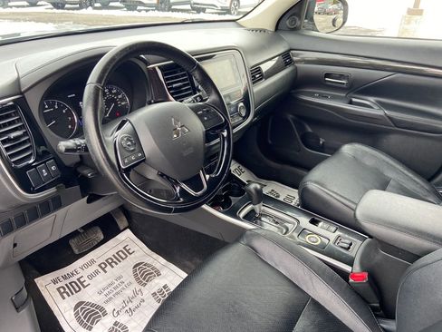 Used 2017 Mitsubishi Outlander SEL image 15