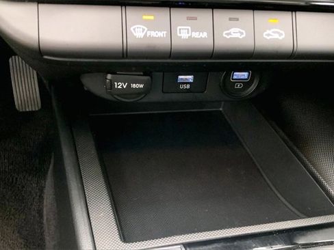 Used 2023 Hyundai Elantra SEL image 32