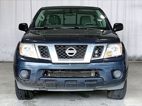 Used 2019 Nissan Frontier SV image 3
