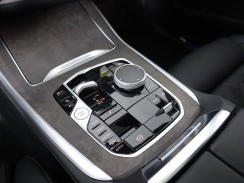 New 2025 BMW X5 xDrive50e w/ Premium Package AWD/4WD image 9