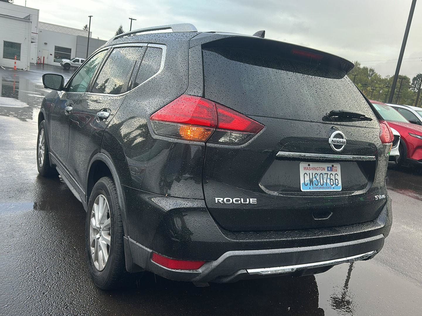 Used 2017 Nissan Rogue SV w/ SV Premium Package AWD/4WD image 2