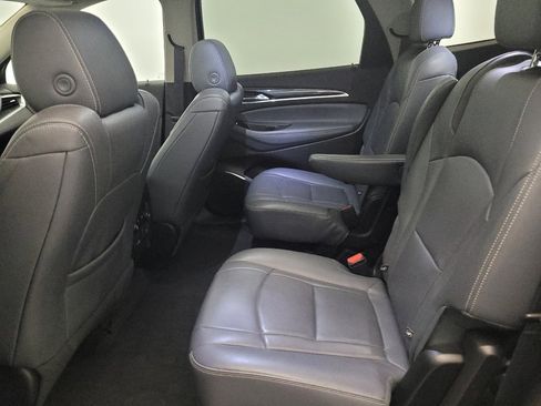 Used 2019 Buick Enclave Essence AWD/4WD image 18