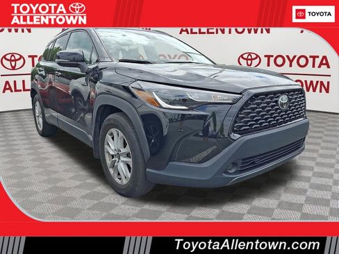Used 2022 Toyota Corolla Cross LE AWD/4WD image 1