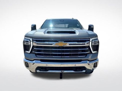 Used 2024 Chevrolet Silverado 2500 LTZ w/ LTZ Plus Package AWD/4WD image 2