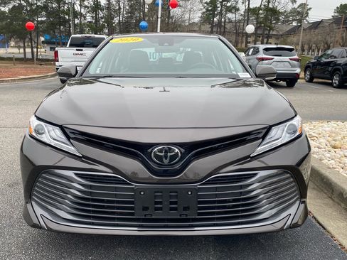 Used 2020 Toyota Camry XLE image 14