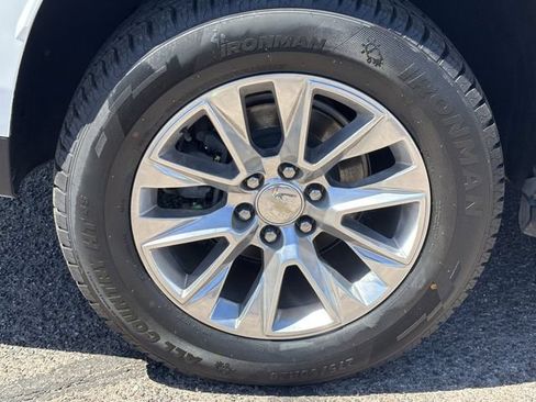 Used 2022 Chevrolet Tahoe Premier AWD/4WD image 9