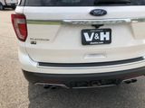 Used 2018 Ford Explorer Platinum image 2