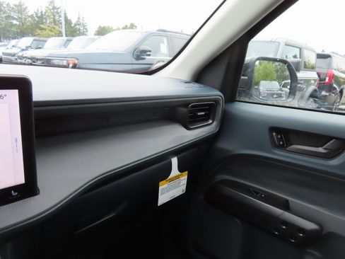 New 2025 Ford Maverick XLT w/ XLT Luxury Package image 11