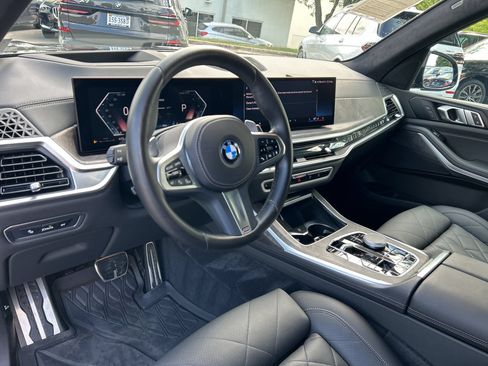 Used 2024 BMW X7 xDrive40i w/ M Sport Package AWD/4WD image 4