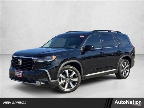 Used 2025 Honda Pilot Elite image 1