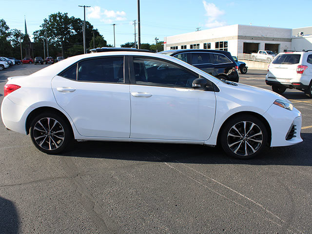 Used 2018 Toyota Corolla SE FWD image 5