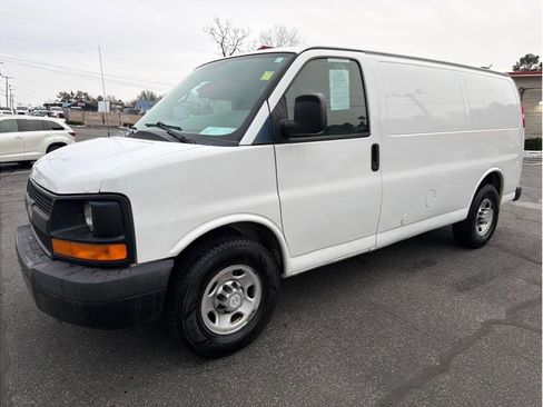 Used 2012 Chevrolet Express 2500 image 3