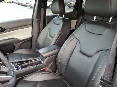 Certified 2024 Jeep Compass Limited AWD/4WD image 10