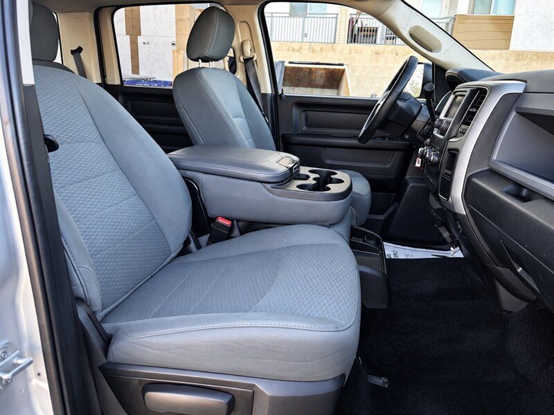 Used 2015 RAM 2500 Tradesman w/ Chrome Appearance Group AWD/4WD image 11