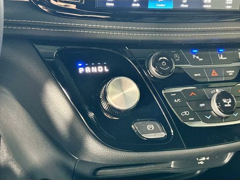 New 2026 Chrysler Pacifica Select AWD/4WD image 17