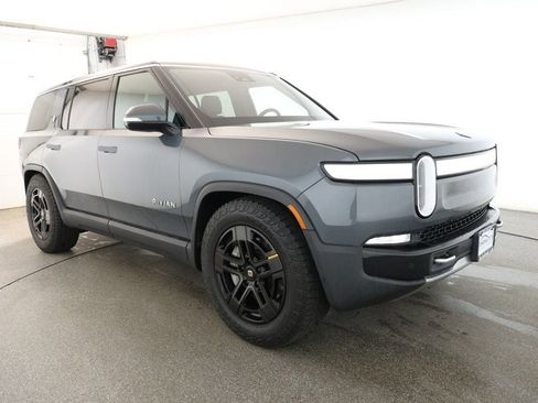 Used 2023 Rivian R1S Adventure image 3