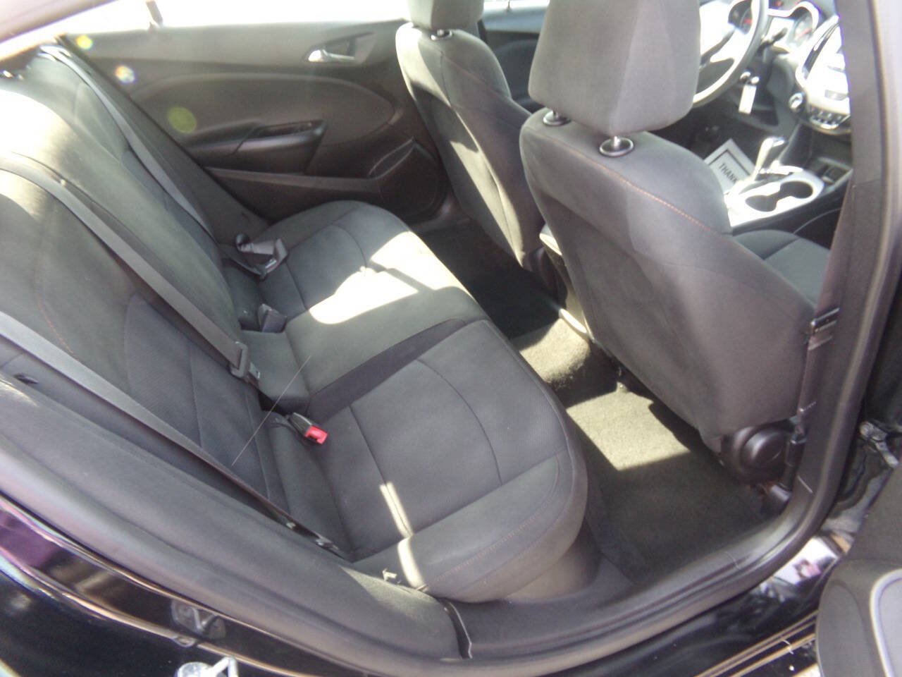 Used 2017 Chevrolet Cruze LS FWD image 20