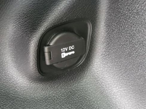 Used 2021 Jeep Cherokee Limited w/ Mopar Interior Package image 30