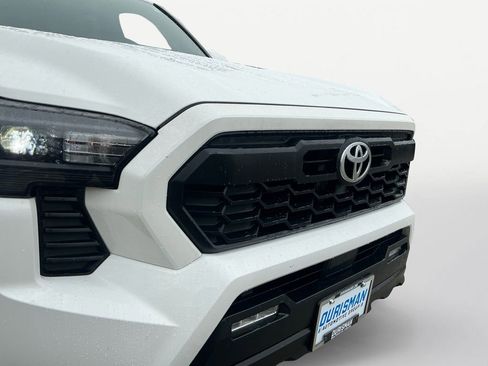Used 2024 Toyota Tacoma TRD Off-Road image 22