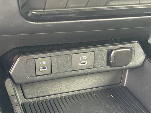Certified 2026 Toyota Prius XLE FWD image 31