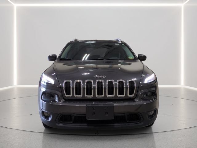 Used 2016 Jeep Cherokee Latitude w/ Cold Weather Group AWD/4WD image 9