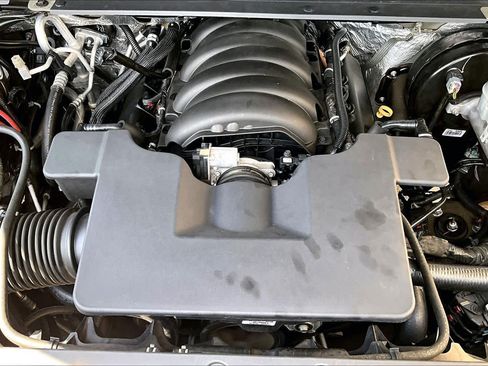Used 2017 Chevrolet Suburban LT RWD image 33