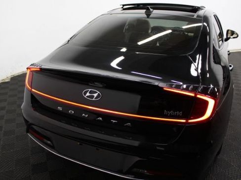 Used 2023 Hyundai Sonata Limited w/ Cargo Package image 7