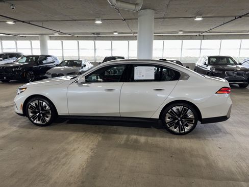 Used 2026 BMW 530i RWD image 5