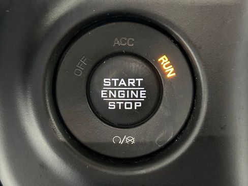 Used 2021 Jeep Gladiator Willys image 21