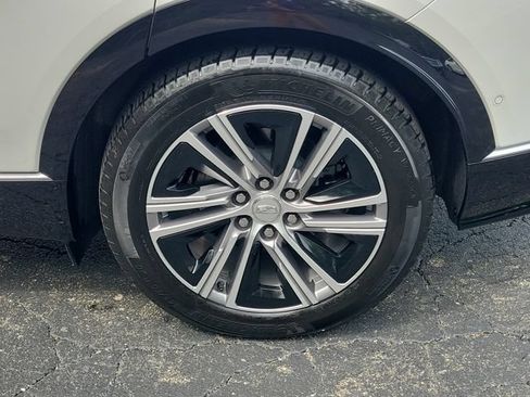 Used 2024 Cadillac Lyriq Luxury AWD/4WD image 7