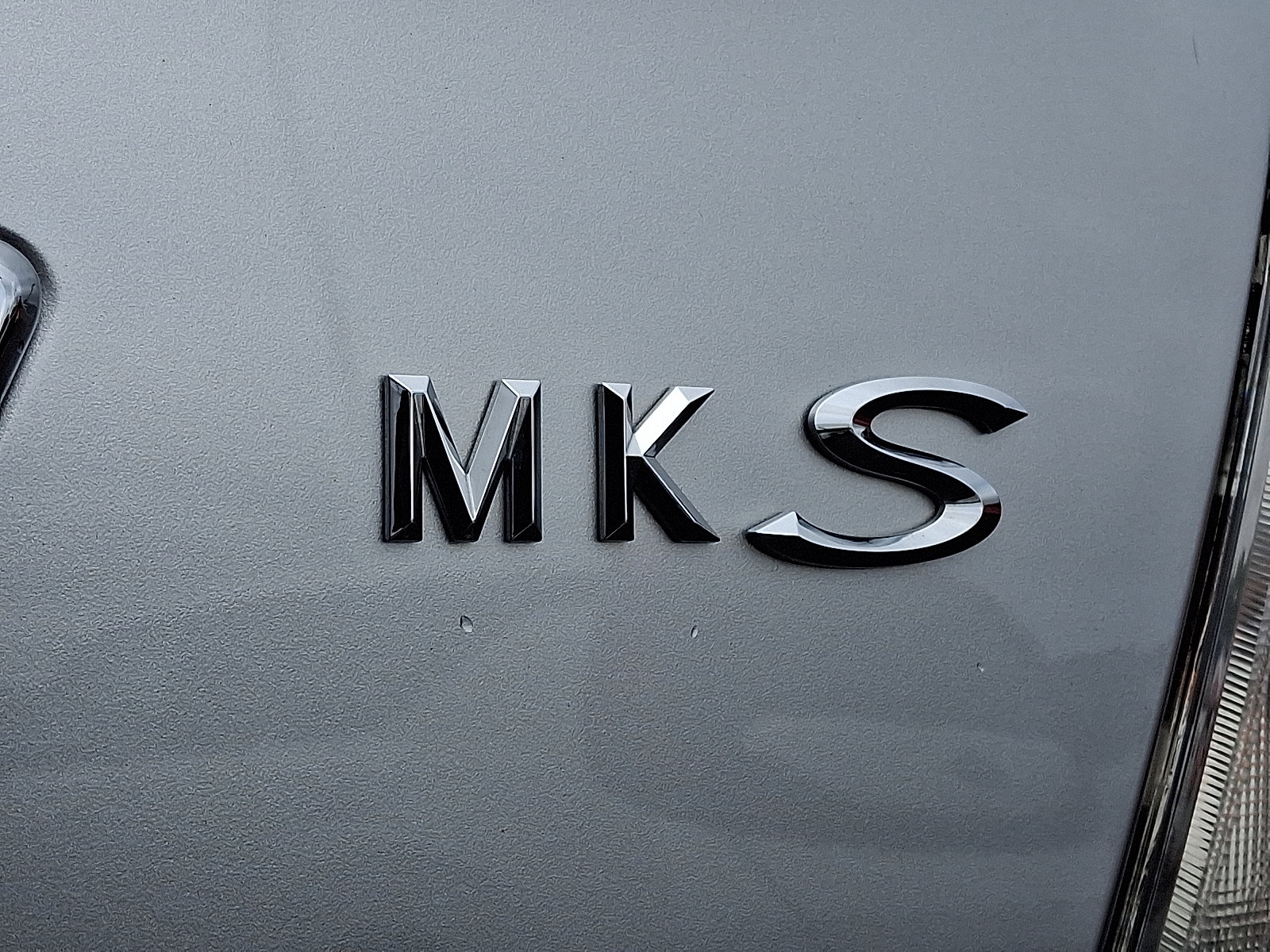 Used 2010 Lincoln MKS FWD image 10