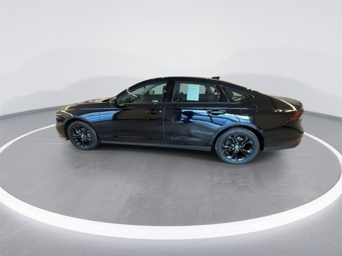 Used 2025 Honda Accord SE image 5