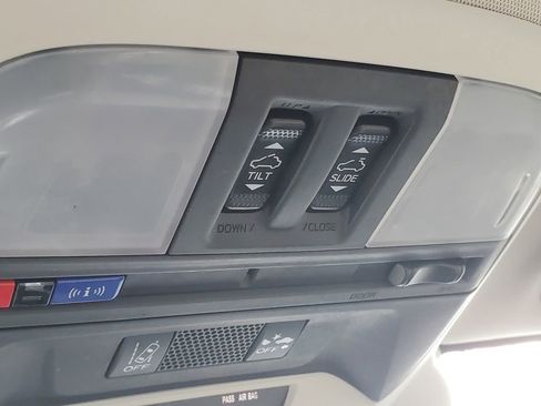 Used 2017 Subaru Impreza 2.0i Premium image 29